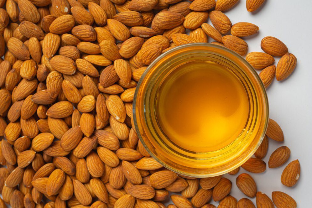 روغن بادام تلخ بعد از کاشت ابرو