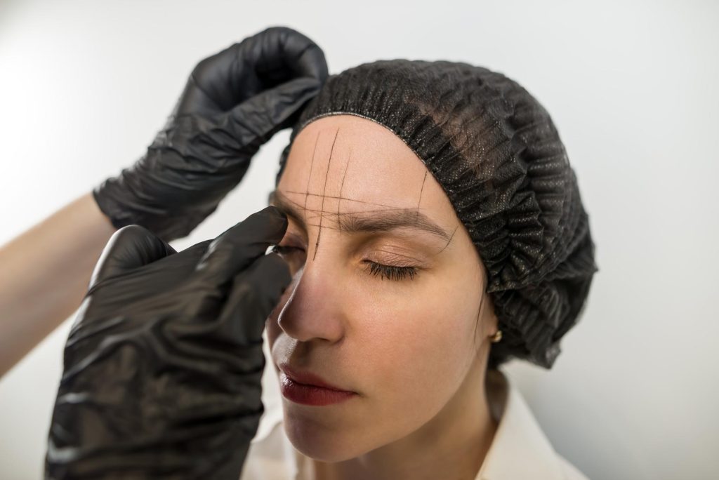 عوارض کاشت ابرو