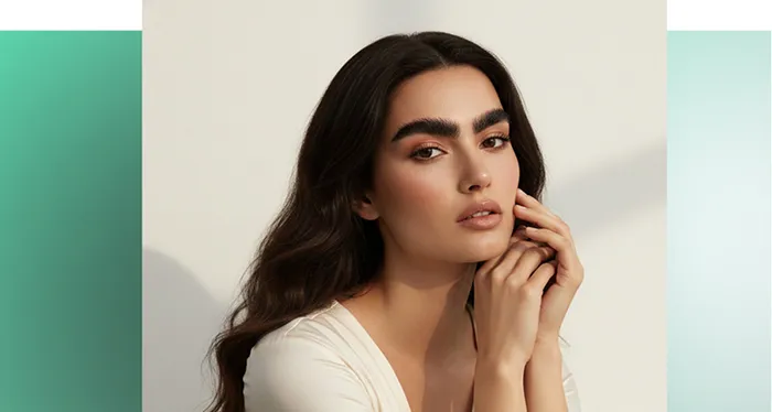 زن خوش چهره با ابروهای فوق العاده زیبا